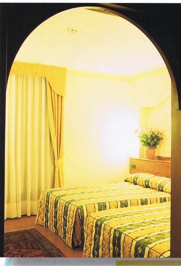 Hotel Piroga Padova Selvazzano Dentro Kamer foto