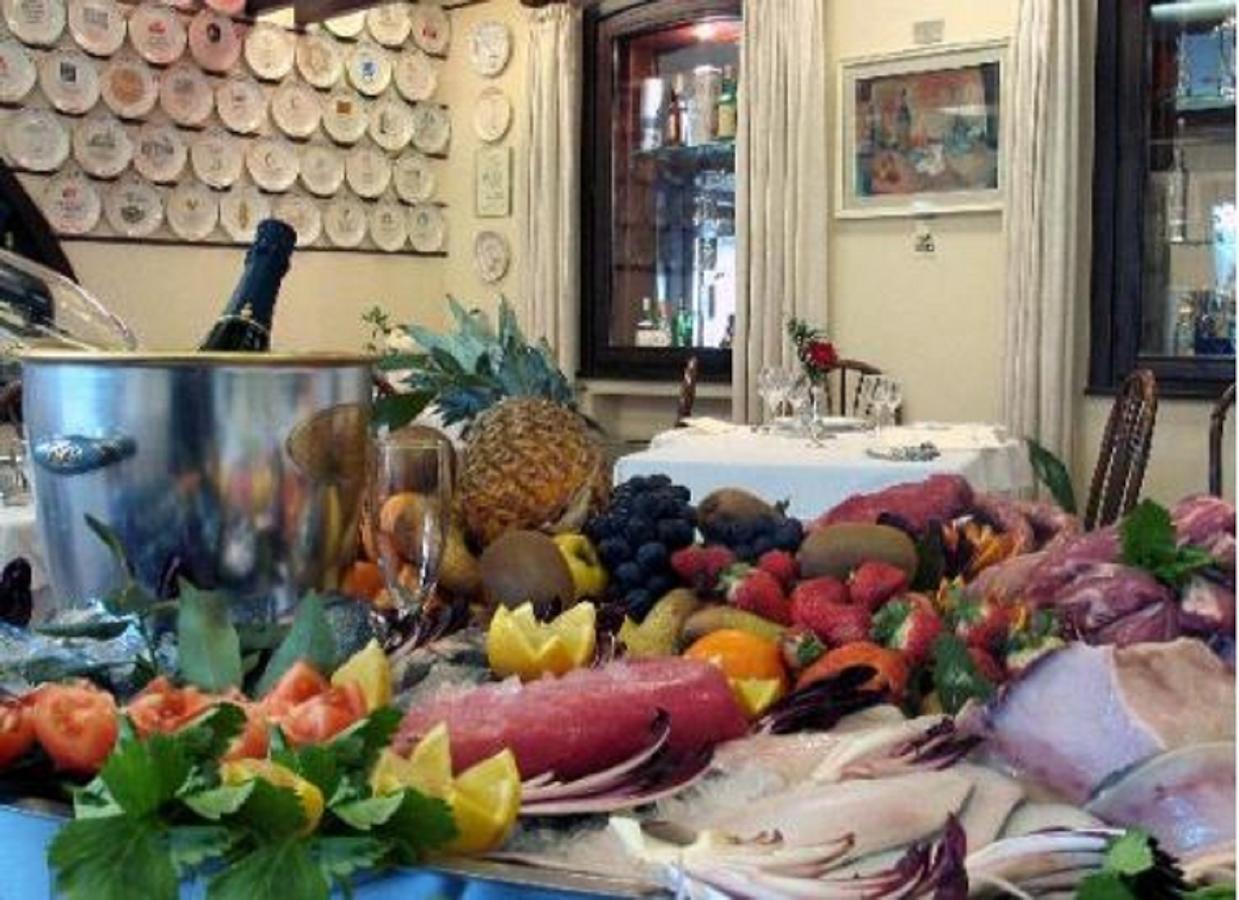 Hotel Piroga Padova Selvazzano Dentro Buitenkant foto