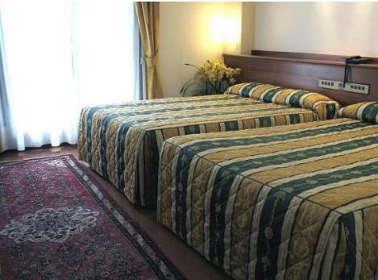 Hotel Piroga Padova Selvazzano Dentro Kamer foto